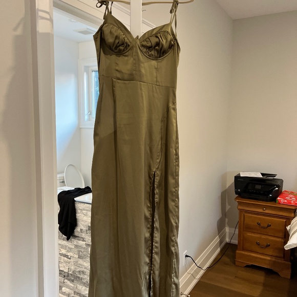 Olive green dress - Picture 1 of 3